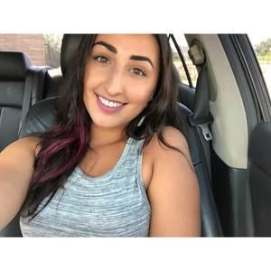 Meet your Posher, Raquel